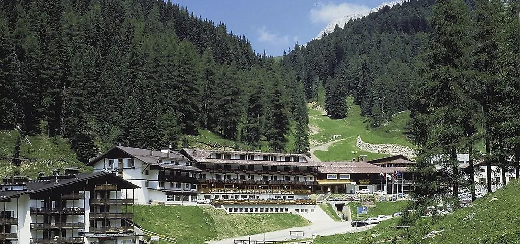 Sport Hotel Pampeago-1